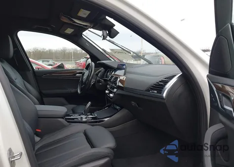 2021 BMW X3 Sdrive30I z USA, uszkodzony, nr VIN 5UXTY3C04M9E22004